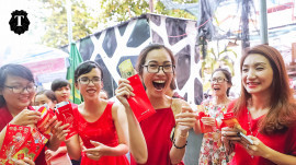 Không phải chờ gì cả 'Thích là tết' thôi